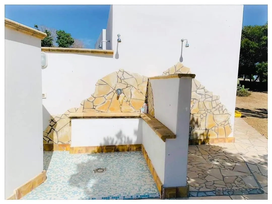 Canova Holidays Rooms- Affittacamere- Favignana Guest house