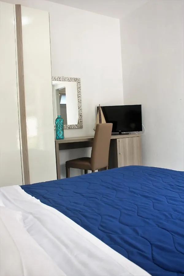 Canova Holidays Rooms- Affittacamere- Favignana