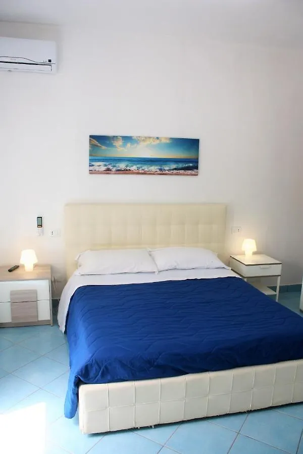 Canova Holidays Rooms- Affittacamere- Favignana