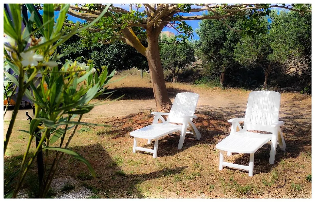 Guest house Canova Holidays Rooms- Affittacamere- Favignana